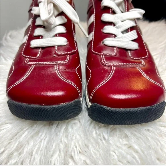 Steve Madden Sneakers—size 7 (leather upper)

Retro style - Picture 5 of 8